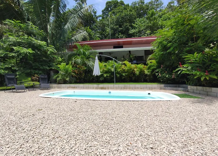 Séjour chez l'habitant House In The Palm Forest *